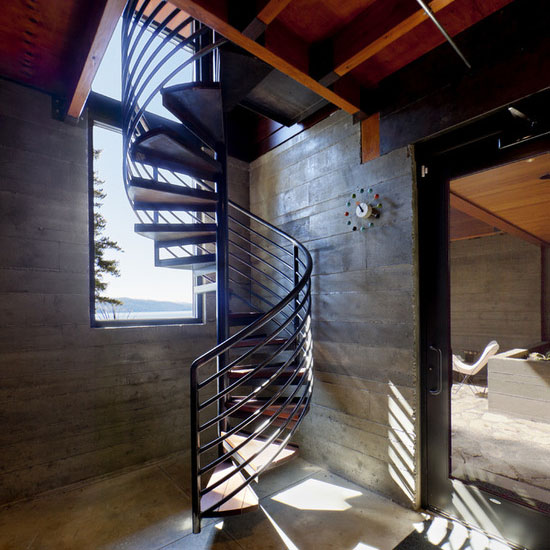 Indoor Black Carbon Steel Structure Central Beam spiral staircase With Steel Rod Railing