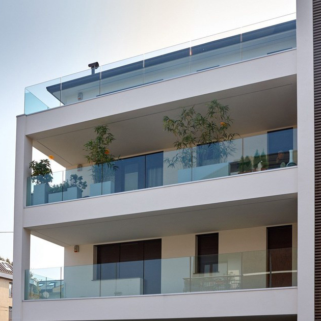 Apartment Corridor Glass Railing Aluminum U Channel With Straight Glass