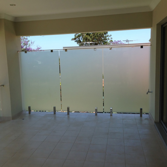 Residential Balcony Spigot Glass Railing Use Frosted Glass