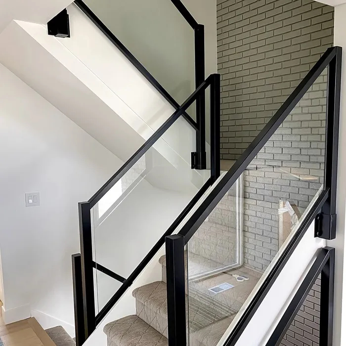 Residence Indoor Staircase Side Mount Aluminum Baluster Tempered Glass Railing